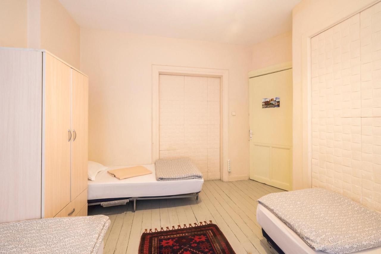 Levanten Hostel Istanbul Bagian luar foto