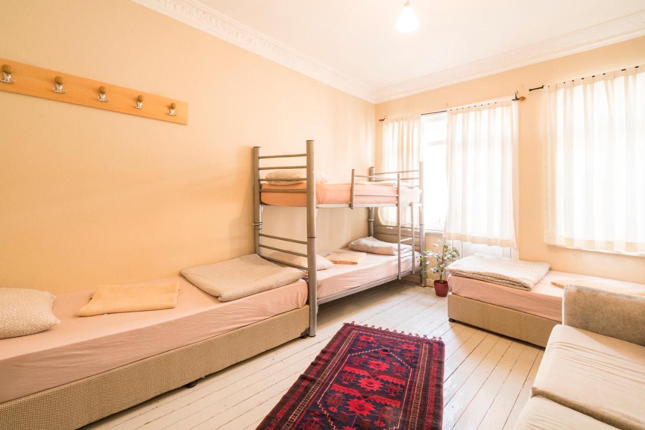 Levanten Hostel Istanbul Bagian luar foto