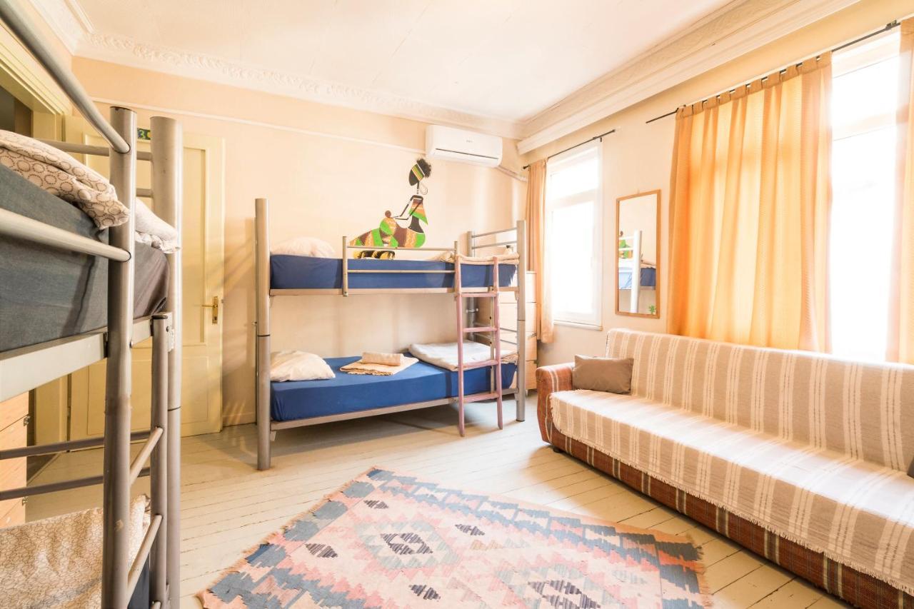 Levanten Hostel Istanbul Bagian luar foto